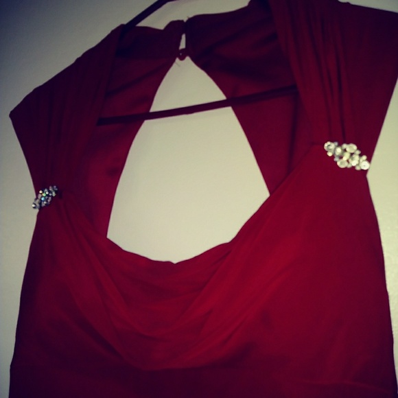 Gorgeous Red Dress - Picture 3 of 7